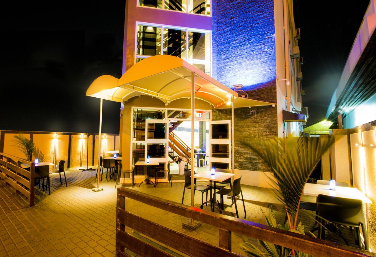 Q-Inn Boutique Hotel Парамарибо Экстерьер фото
